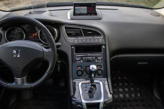 Peugeot 5008 2010, 1598 ccm, 115 kW, benzin SUV - Foto 10