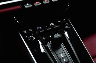 Porsche 911 Turbo, BOSE, ACC, VÝFUKY, MATRIX kupé - Foto 14