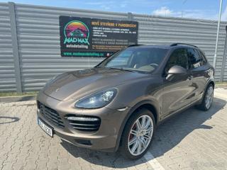 Porsche Cayenne 4,8   Turbo V8 580ps hatchback