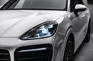 Porsche Cayenne 4.0 GTS Sport Chrono PDLS+ Pan SUV - Foto 8
