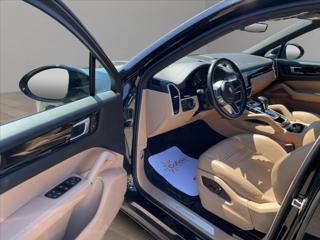 Porsche Cayenne 3,0 V6 Sport Chrono*Panorama Navi*Kamera*Kůže*21"*ČR! Servisní historie! DPH! SUV - Foto 9