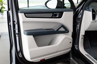 Porsche Cayenne E-Hybrid Platinum Edition/Bose/Vent. Sedadla SUV - Foto 7