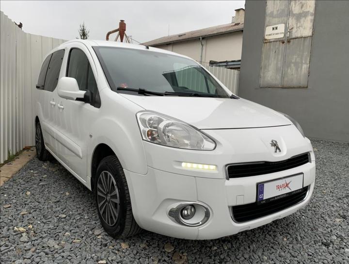 Vůz s VIN VF37J9HN0EJ704138