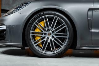 Porsche Panamera Turbo S E-hybrid, SportDesign, sedan - Foto 3