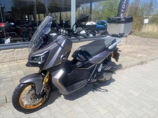 QJ Motor Ostatní ATR 125 skútr - Foto 3