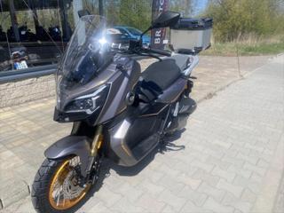 QJ Motor Ostatní ATR 125 skútr - Foto 4