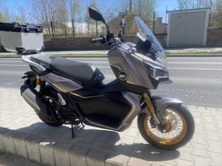 QJ Motor Ostatní ATR 125 skútr - Foto 9