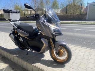 QJ Motor Ostatní ATR 125 skútr - Foto 8