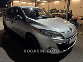 Renault Mégane 1.6 16V, 1.maj, Serv.kniha hatchback