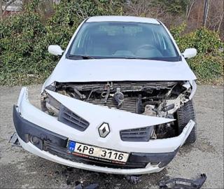 Renault Mégane 1,4   16V HAVAROVANÉ kombi