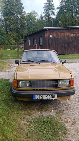 Škoda 105 S sedan