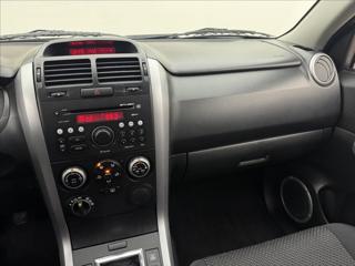 Suzuki Grand Vitara 1,9 4X4 TAŽNÉ CZ VELKÝ SERVIS SUV - Foto 11