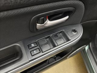 Suzuki Grand Vitara 1,9 4X4 TAŽNÉ CZ VELKÝ SERVIS SUV - Foto 19