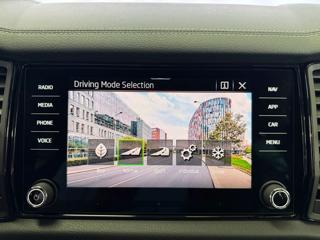 Škoda Kodiaq 2.0TDI DSG 4X4 SPORTLINE, ACC, KAMRA, EL. TAŽNÉ SUV - Foto 19