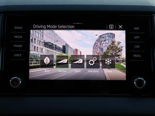 Škoda Karoq 2,0 TDI 4x4 DSG Sportline DPH SUV - Foto 29