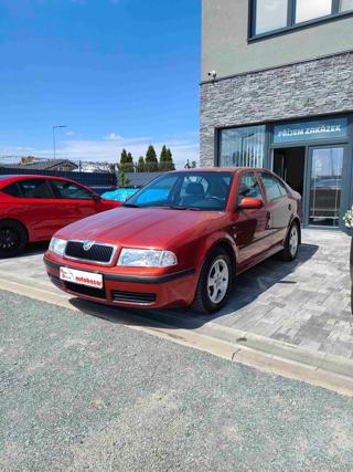 Škoda Octavia 1.6 Ambiente CZ TOP STAV hatchback