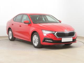 Škoda Octavia 1.5 TSI e-tec 110kW hatchback