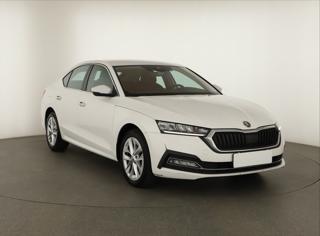 Škoda Octavia 1.5 TSI e-tec 110kW hatchback