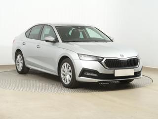 Škoda Octavia 1.5 TSI e-tec 110kW hatchback