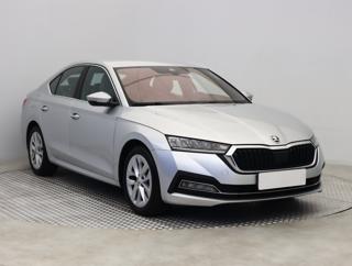 Škoda Octavia 1.5 TSI e-tec 110kW hatchback