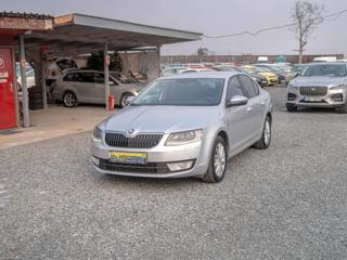Škoda Octavia ČR 1.2TSI – NAVIGACE hatchback