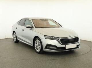 Škoda Octavia 1.5 TSI e-tec 110kW hatchback