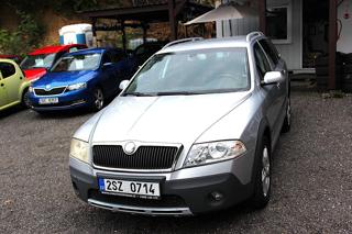 Škoda Octavia 2.0 FSI 4x4 Scout Combi kombi