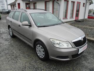 Škoda Octavia 1,4 TSI, klima,serviska,tažné, kombi