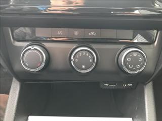 Škoda Octavia 1,6 kombi - Foto 15