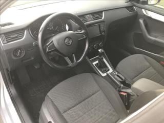 Škoda Octavia 1,6 kombi - Foto 10