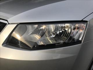 Škoda Octavia 1,6 kombi - Foto 23