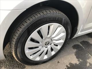 Škoda Octavia 1,6 kombi - Foto 25