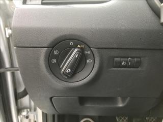 Škoda Octavia 1,6 kombi - Foto 17