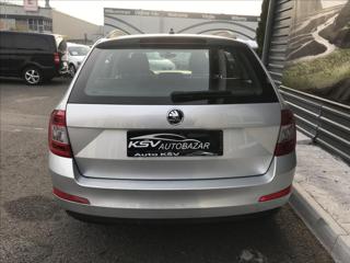 Škoda Octavia 1,6 kombi - Foto 7