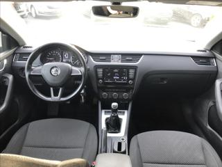 Škoda Octavia 1,6 kombi - Foto 11