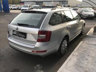 Škoda Octavia 1,6 kombi - Foto 8