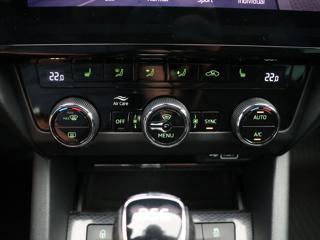 Škoda Octavia 2,0 TSI DSG RS245 LED Panorama kombi - Foto 18