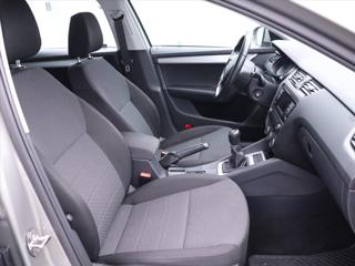 Škoda Octavia 1,6 TDI Ambition Klima Tempomat kombi - Foto 12