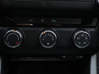 Škoda Octavia 1,6 TDI Ambition Xenon CZ DPH kombi - Foto 23