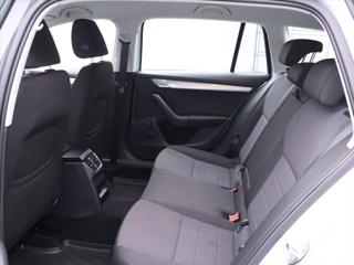 Škoda Octavia 1,6 TDI Ambition Xenon CZ DPH kombi - Foto 15