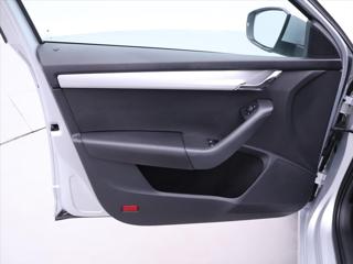 Škoda Octavia 1,6 TDI Ambition Xenon CZ DPH kombi - Foto 10