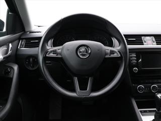 Škoda Octavia 2,0 TDI DSG Ambition 1.Maj. kombi - Foto 15