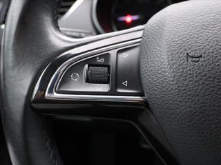 Škoda Octavia 2,0 TDI DSG Ambition 1.Maj. kombi - Foto 17