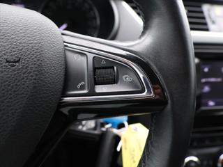 Škoda Octavia 2,0 TDI DSG Ambition 1.Maj. kombi - Foto 18
