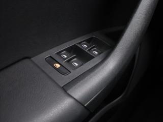 Škoda Octavia 2,0 TDI DSG Ambition 1.Maj. kombi - Foto 19