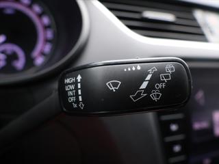 Škoda Octavia 2,0 TDI 135kW Aut.klima Navi RS kombi - Foto 17