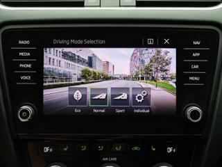 Škoda Octavia 2,0 TSI DSG RS230 CZ Challenge kombi - Foto 26