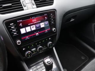 Škoda Octavia 2,0 TSI DSG RS230 CZ Challenge kombi - Foto 24