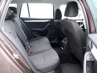 Škoda Octavia 1,6 TDI 81kW Tažné Greenline kombi - Foto 12