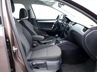 Škoda Octavia 1,6 TDI 81kW Tažné Greenline kombi - Foto 11
